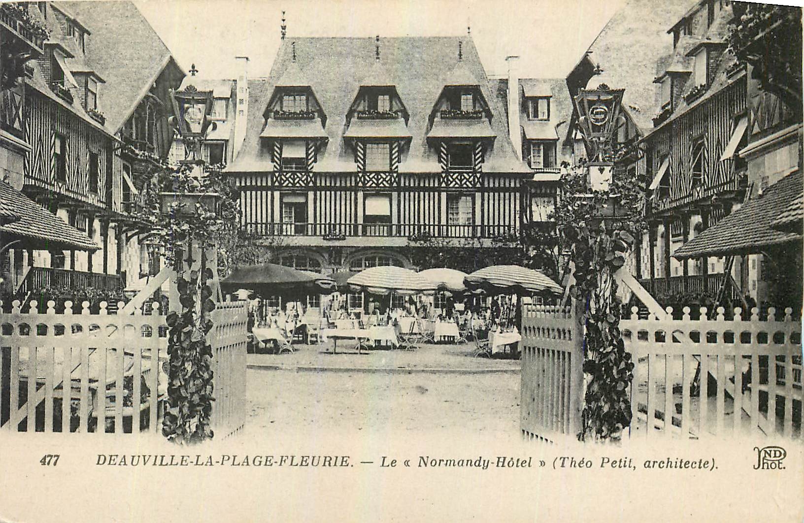 CPA Deauville la Plage Fleurie Le Normandy Hotel 