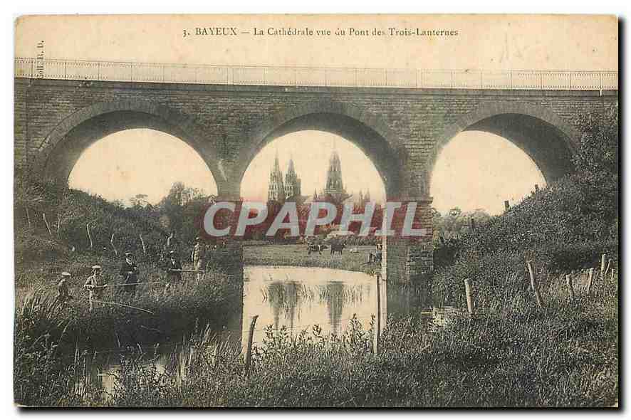 CPA Bayeux La Cathedrale vue du Pont des Trois Lanternes Enfants Peche Pecheur