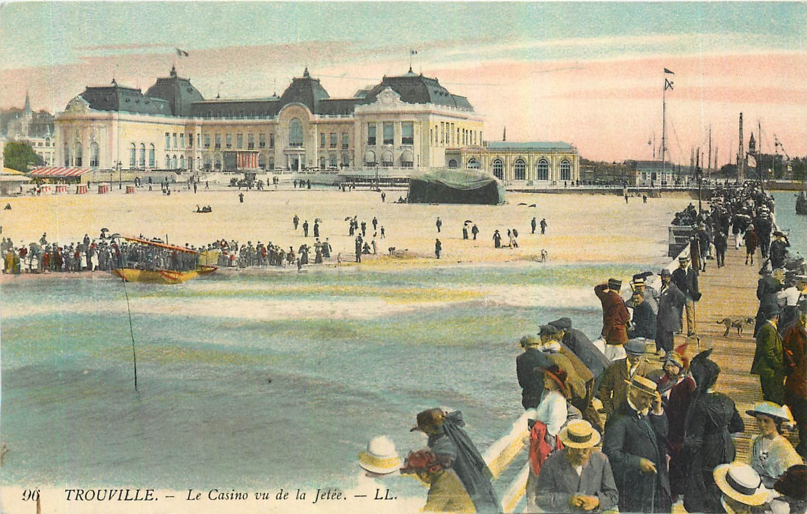 CPA Trouville Le Casino vu de la Jetee Hydravion Avion Aviation