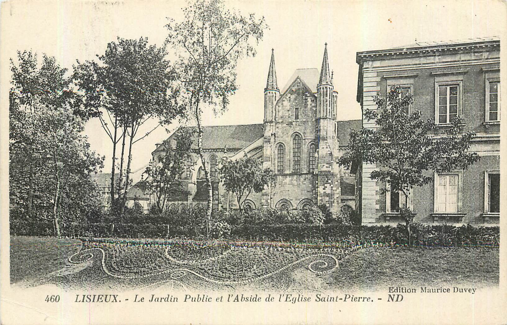 CPA Lisieux Le Jradin Public et l'Abside de l'Eglise Saint Pierre 