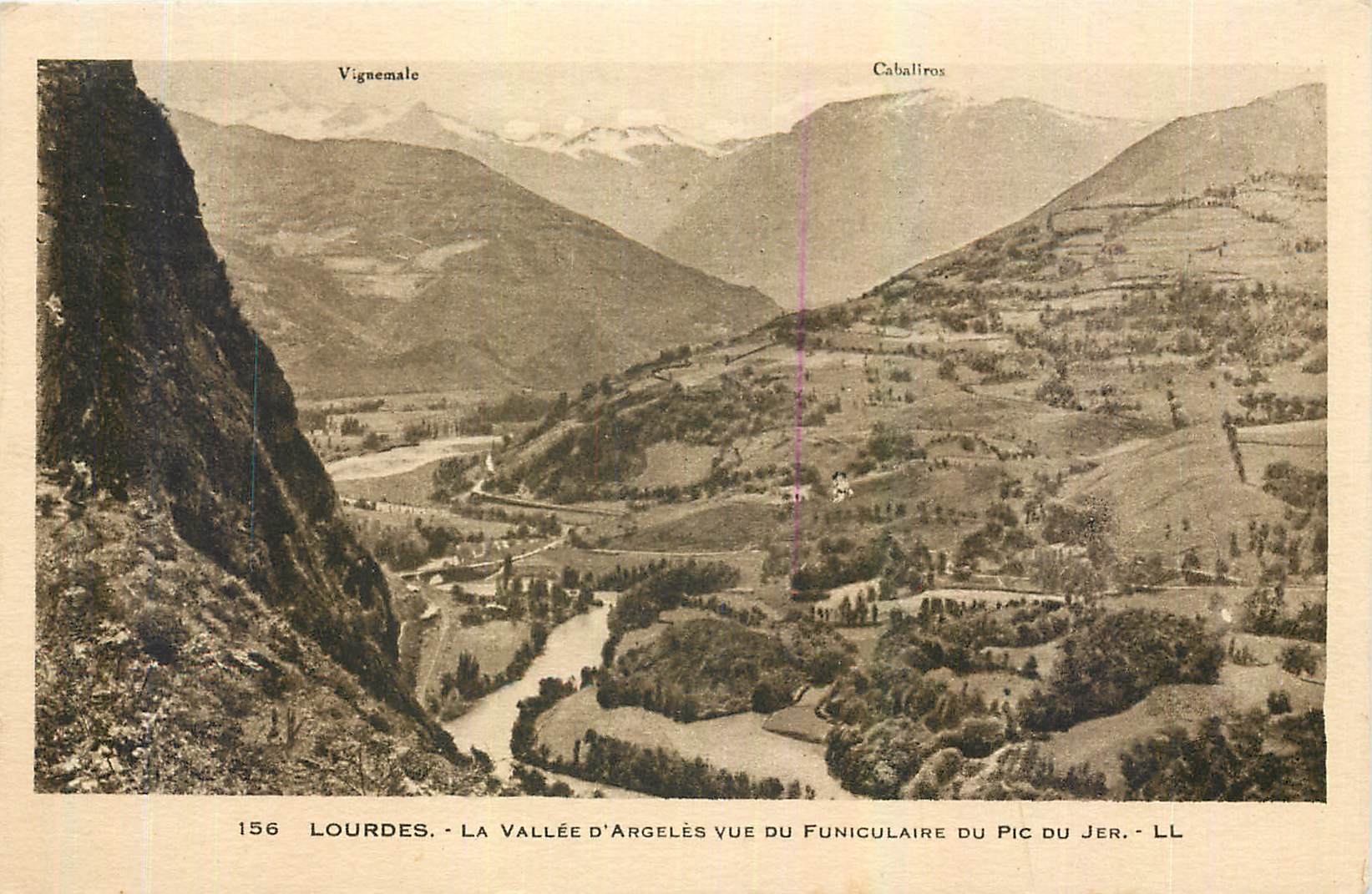 CPA Lourdes La vallee d'Argeles vue du Funiculaire du Pic du Jer 