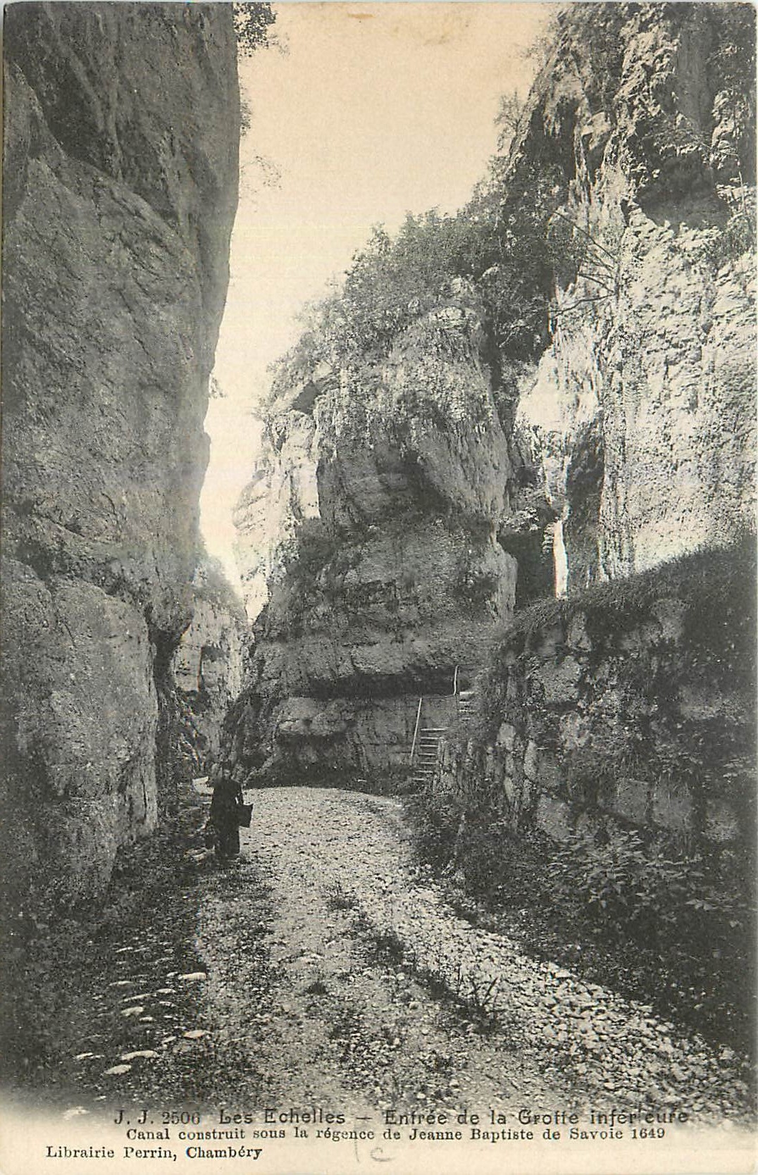 CPA Les Echelles Entree de la Grotte inferieure