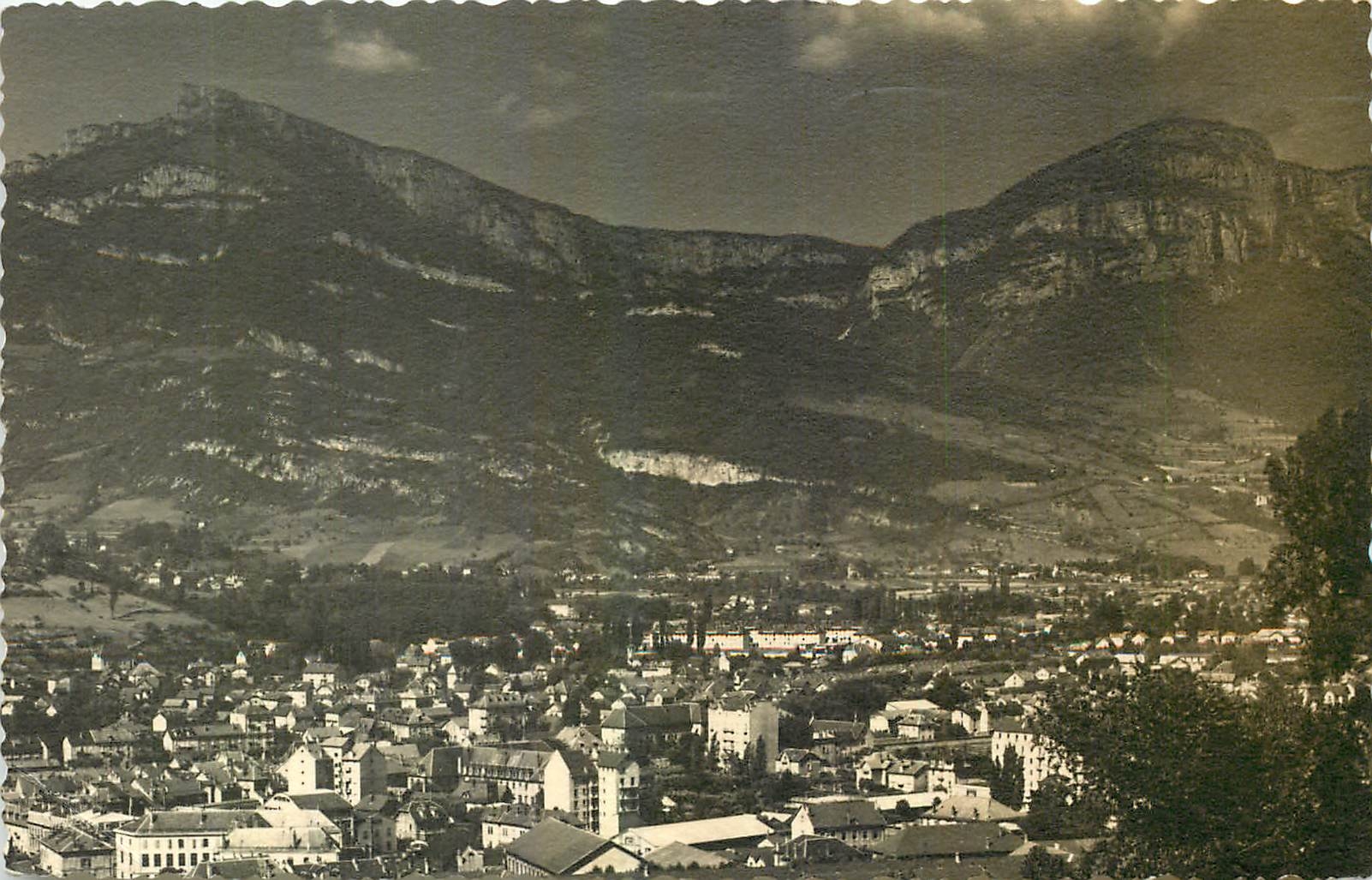 CPA Chambery Savoie Vue generale et le Nivolet 