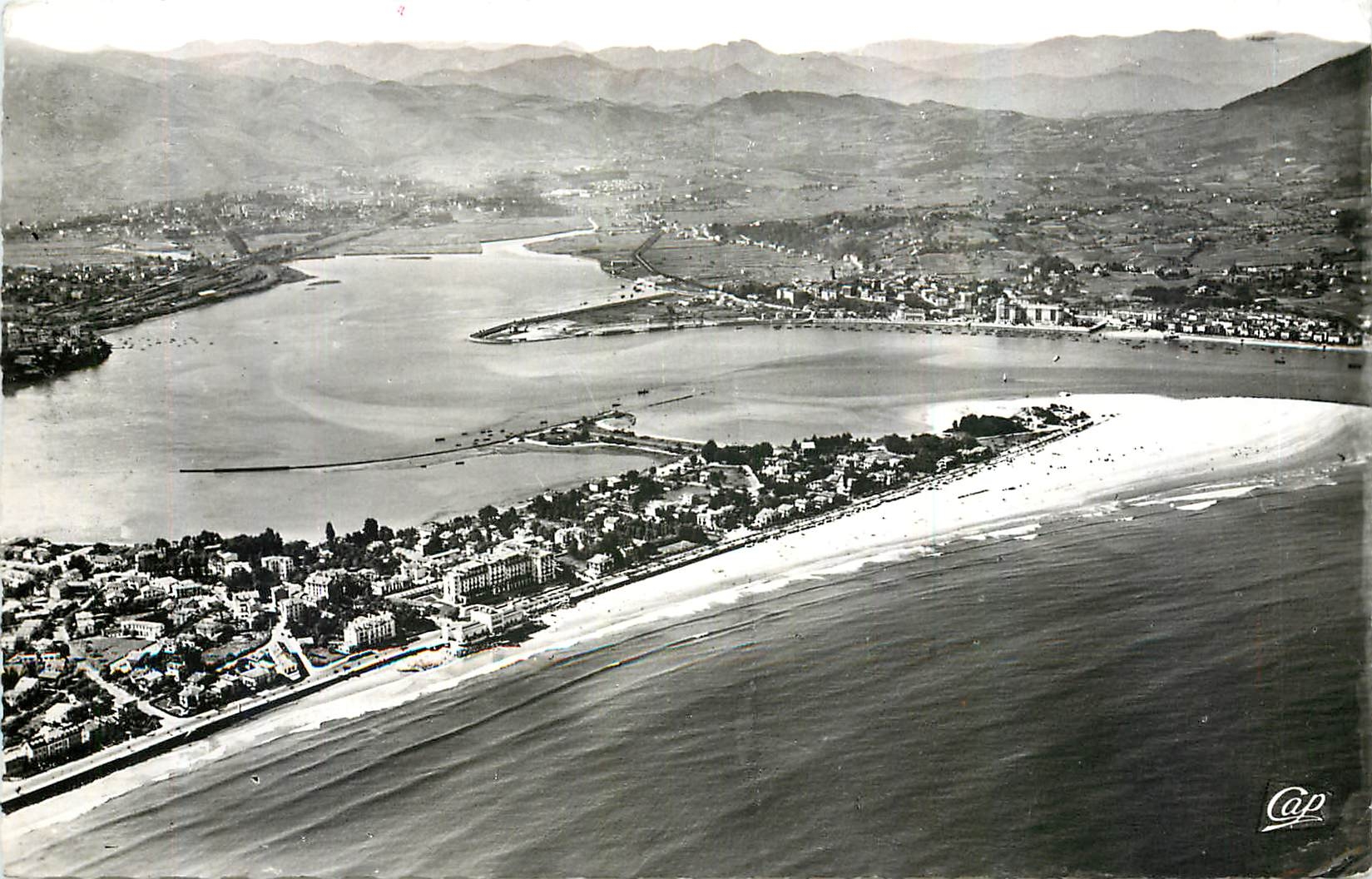 Hendaye — Frontière Franco-Espagnole — vue aérienne — Cap