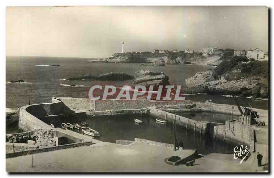 CPA Biarritz Basses Pyr Le Port Vieux et le Phare 
