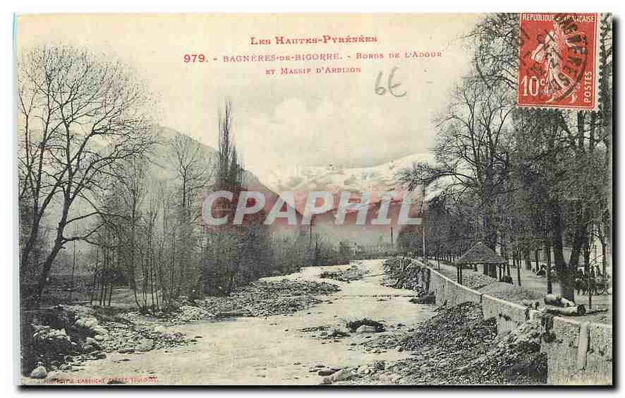 CPA Les Hautes Pyrenees Bagneres de Bigorre Bords de l'Adour et Massif 
