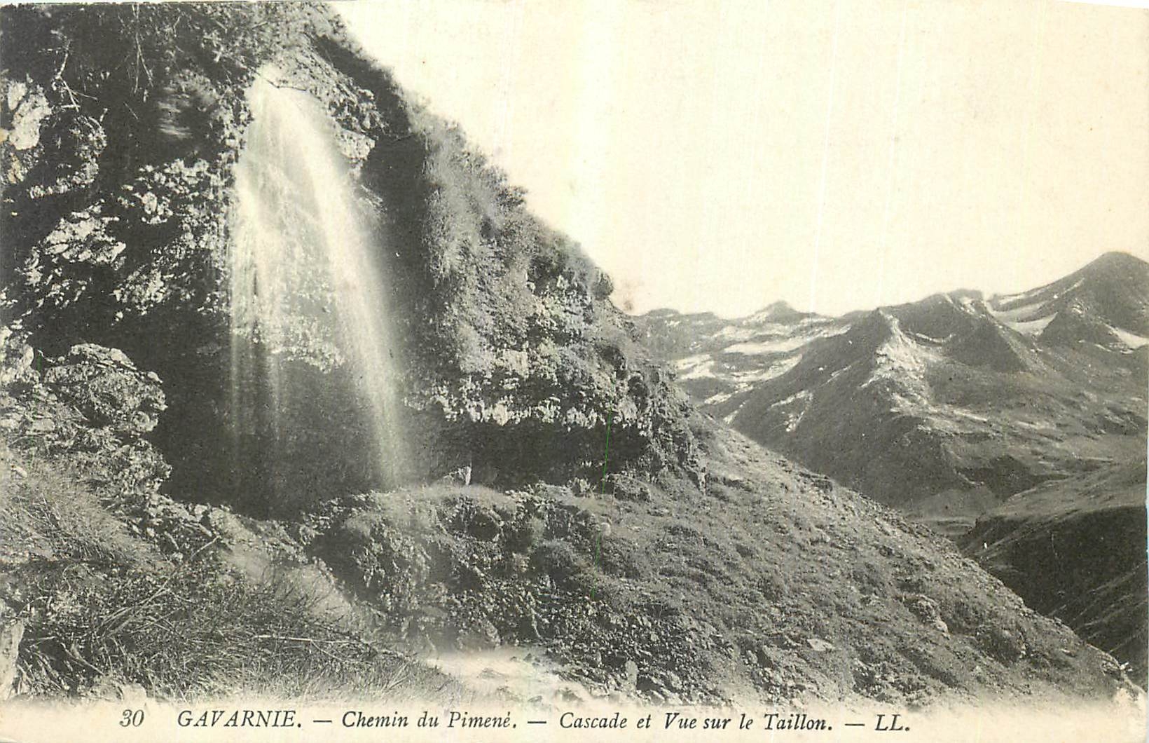 CPA Gavarnie Chemin du Pimene Cascade et Vue sur le Taillon 