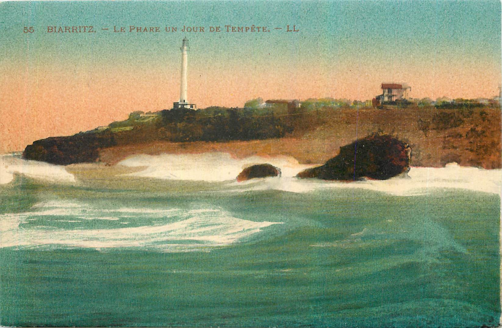 CPA Biarritz Le Phare un Jour de Tempete 