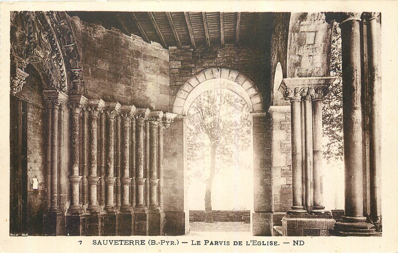 CPA Sauveterre B Pyr Le Parvis de l'Eglise 