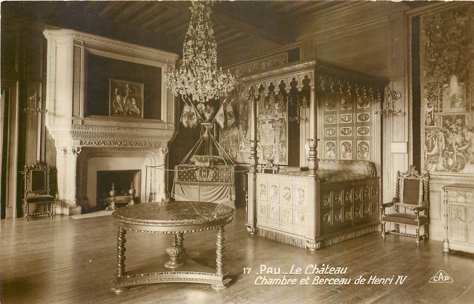CPA Cambo B P Maison Rostand a Arnaya La Piece d'eau Le Pavillon Les Montagnes 