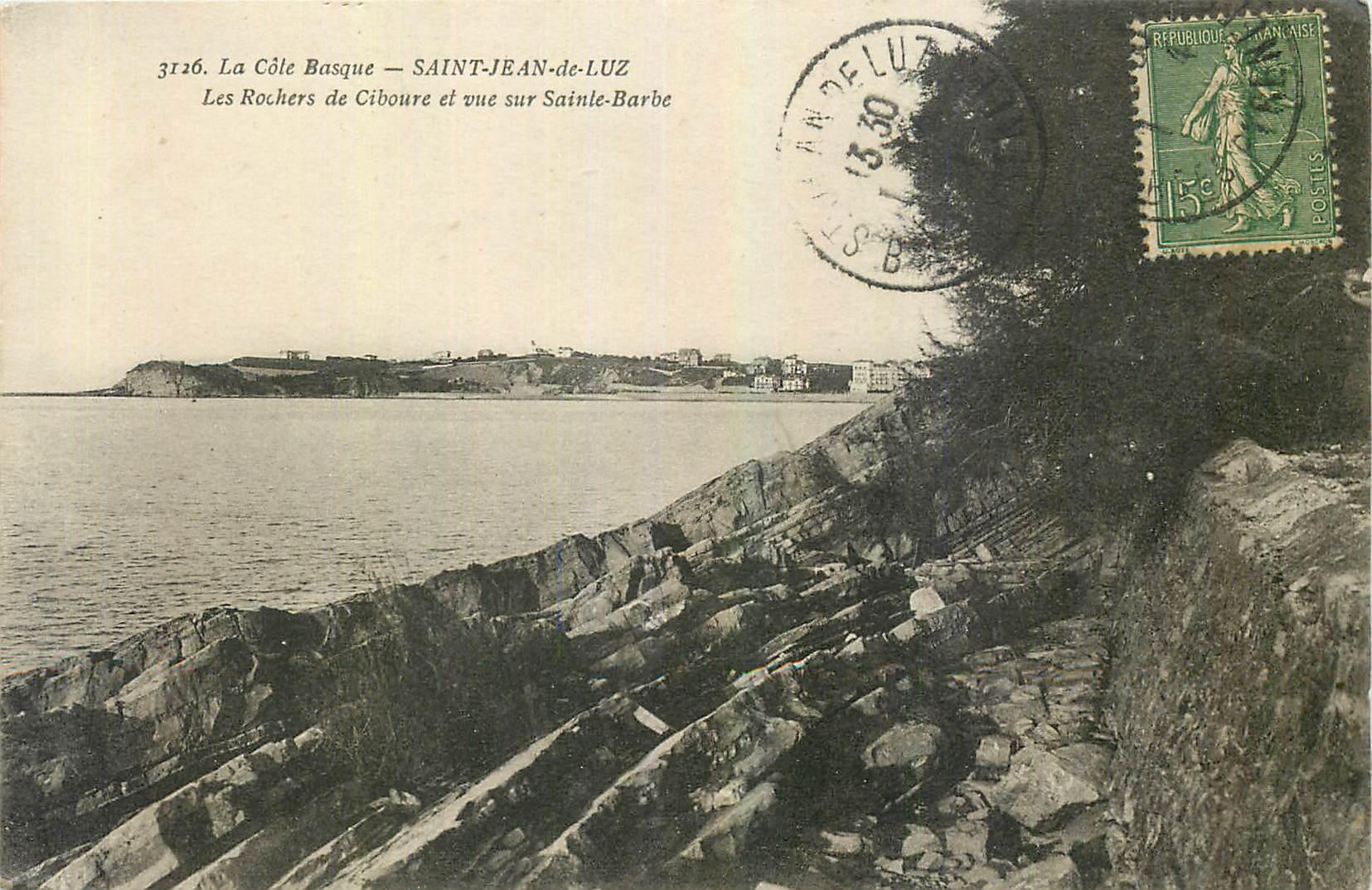 CPA La Cote Basque Saint Jean de Luz Les Rochers de Ciboure et vue sur Sainte Barbe 