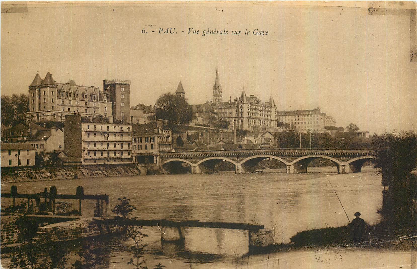CPA Pau Vue geenrale sur le Gave 