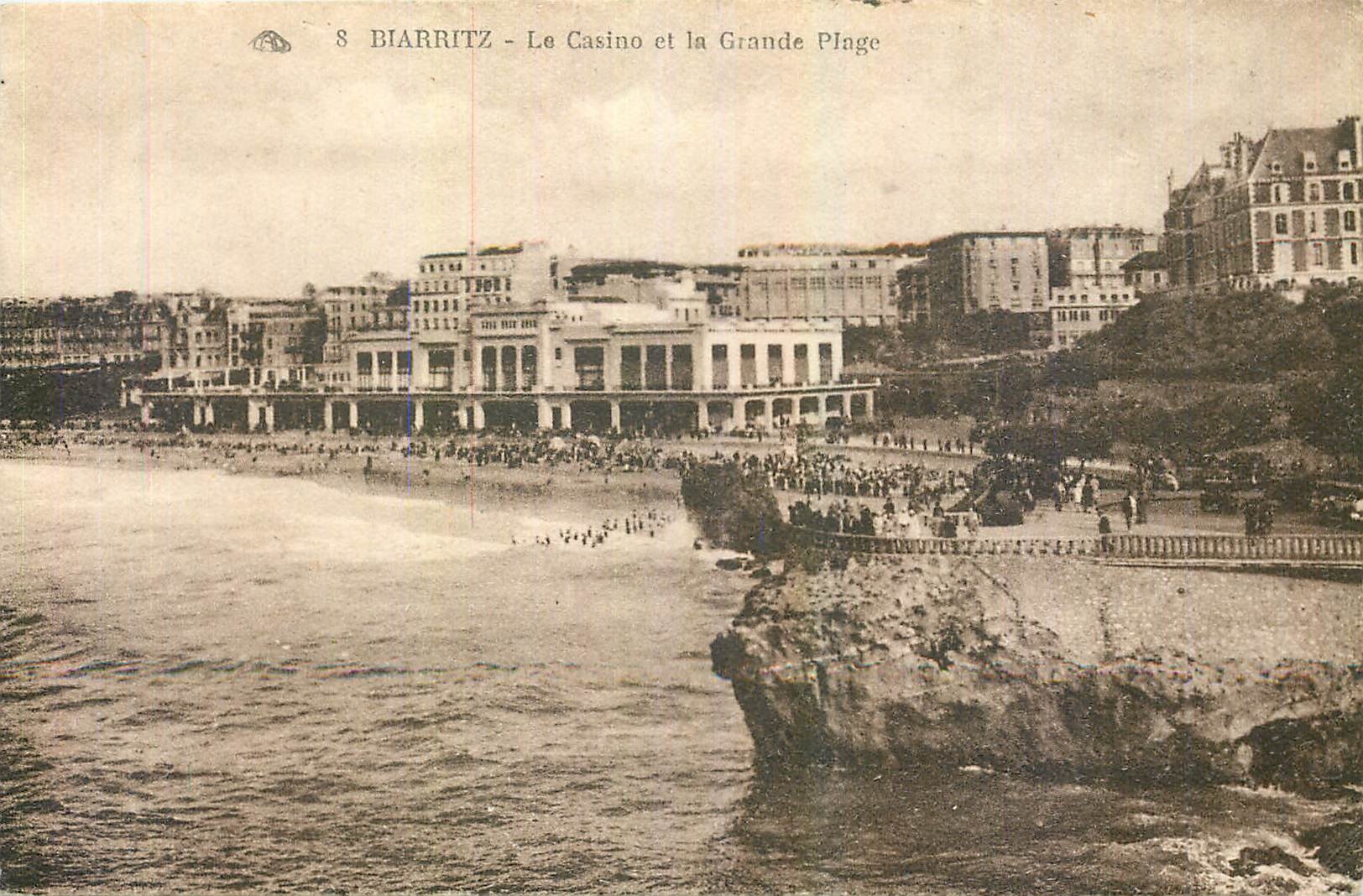 Biarritz - Le Casino et la Grande Plage — éditeur inconnu, n° 8