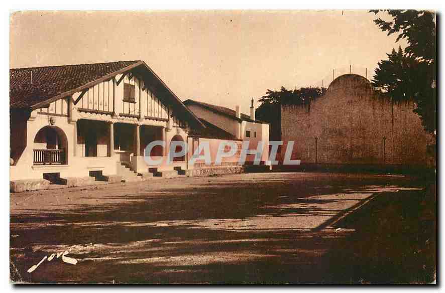 CPA Guethary B P La Mairie et le Fronton de Pelote Basque 