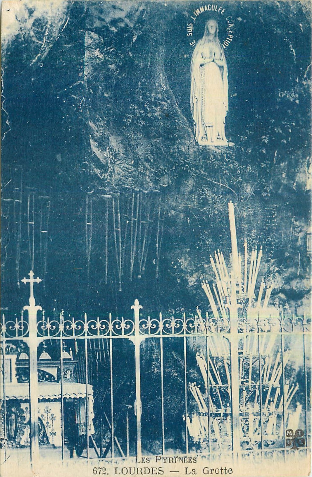 CPA Les Pyrenees Lourdes la Grotte 