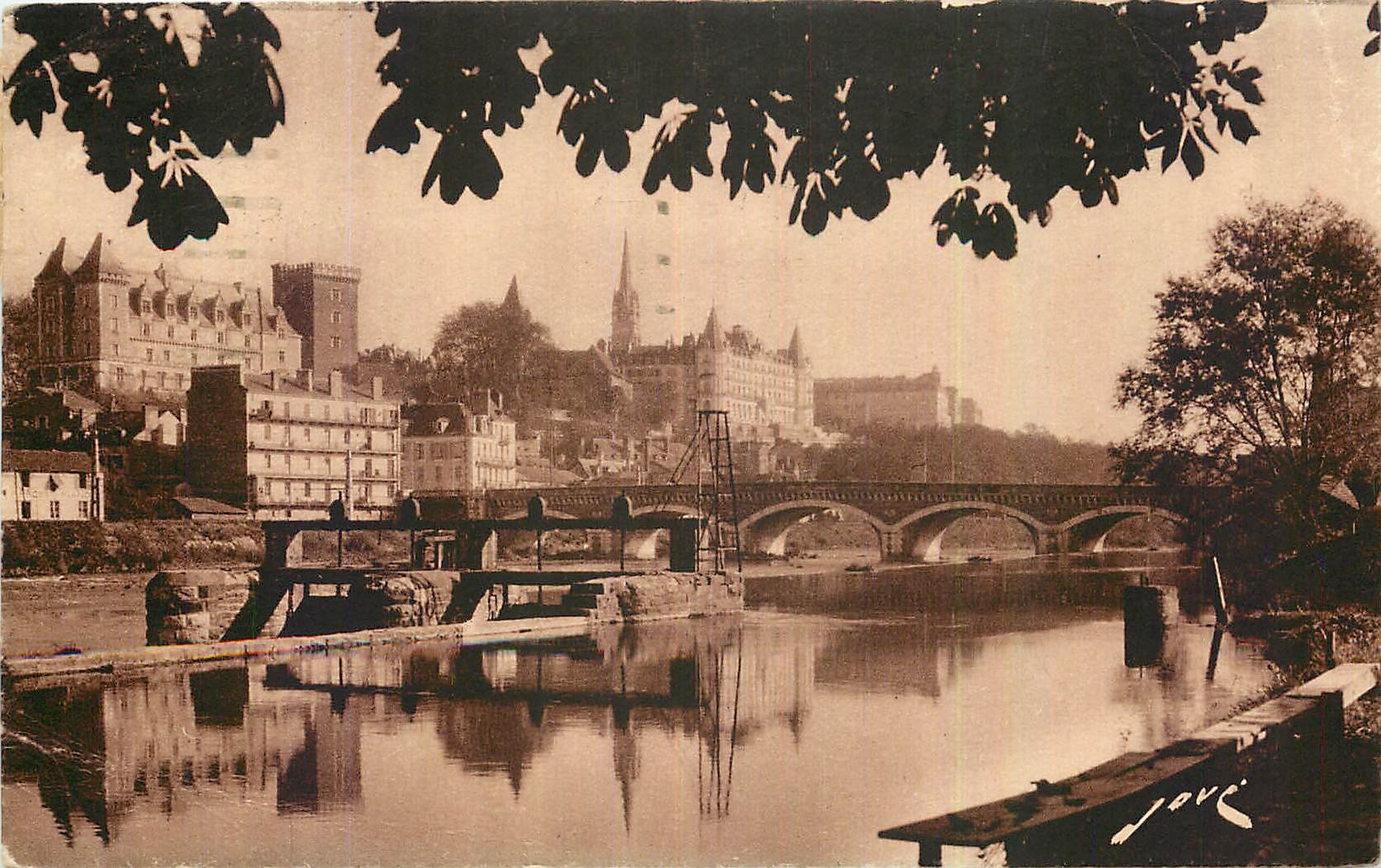 Pau — Le Château Henri IV, vu de la rive gauche — Éditions JOVÉ, Pau (B.-P.)