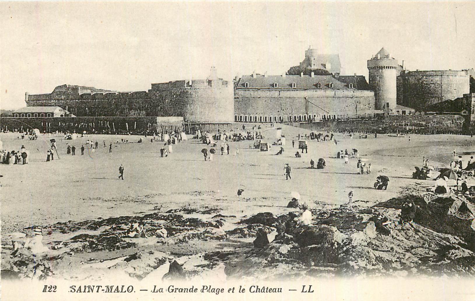 Saint-Malo — La Grande Plage et le Château — LL
