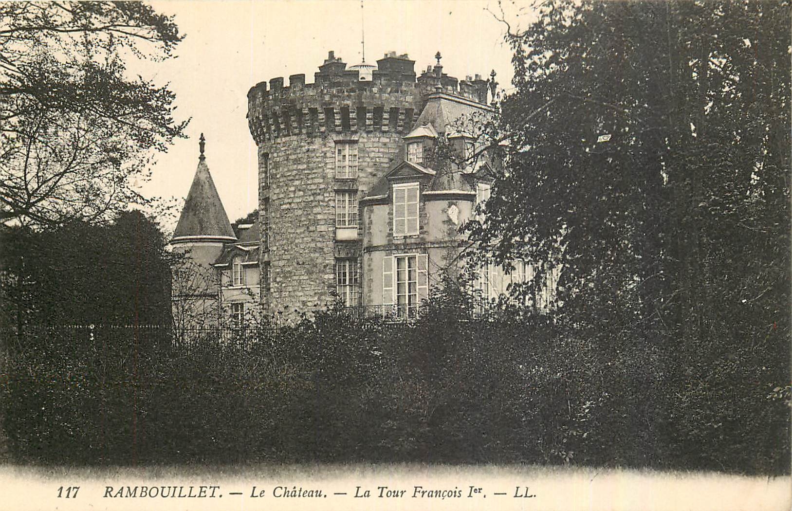CPA Rambouillet Le Chateau La Tour Francois I 