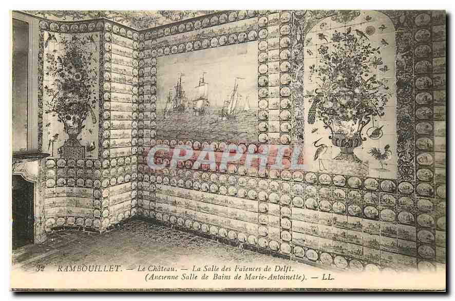 CPA Rambouillet Le Chateau La Salle des Faiences de Delfi Ancienne Salle de Bains de Marie Antoinett