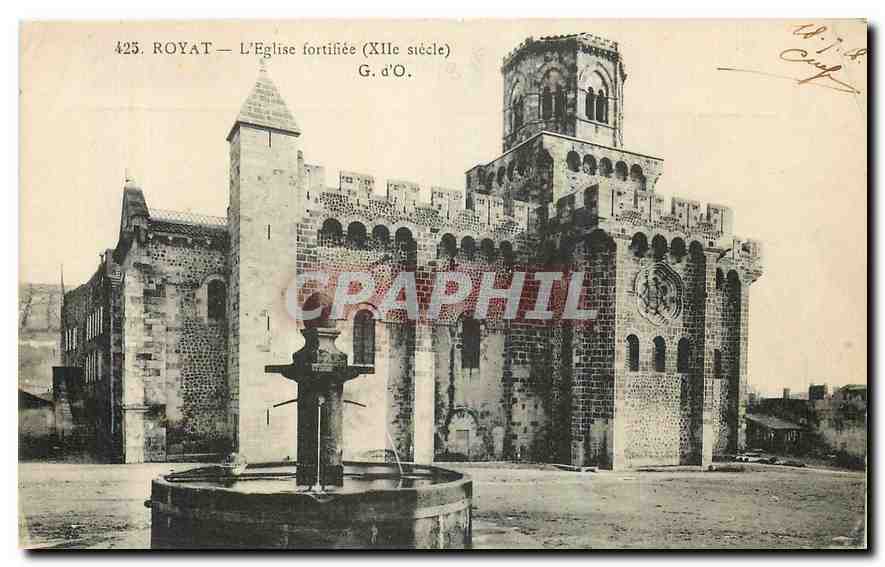 CPA Royat L'Eglise fortifiee 