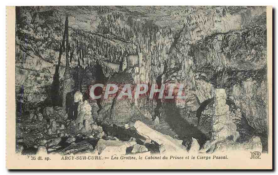 CPA Arcy sur Cure Les Grottes le Cabinet du Prince et le Cierge Pascal 