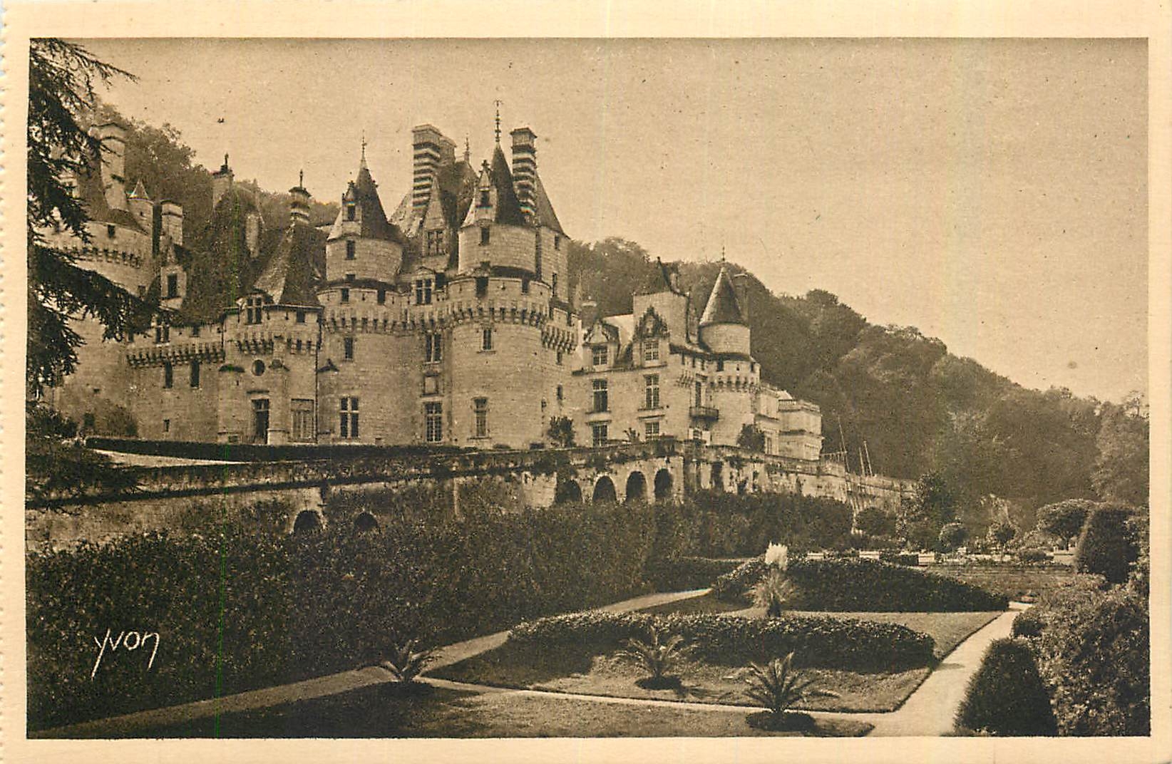 CPA La Douce France Chateaux de la Loire Le Chateau de Rigny Usse Vue d'ensemble Nord Est 