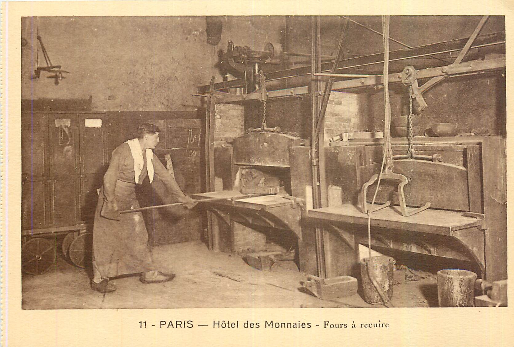 CPA Paris Hotel des Monnaies Fours a recuire 