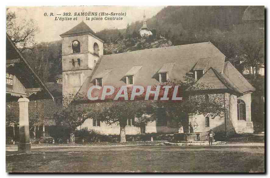 CPA Samoens Hte Savoie l'eglise et le place Centrale 