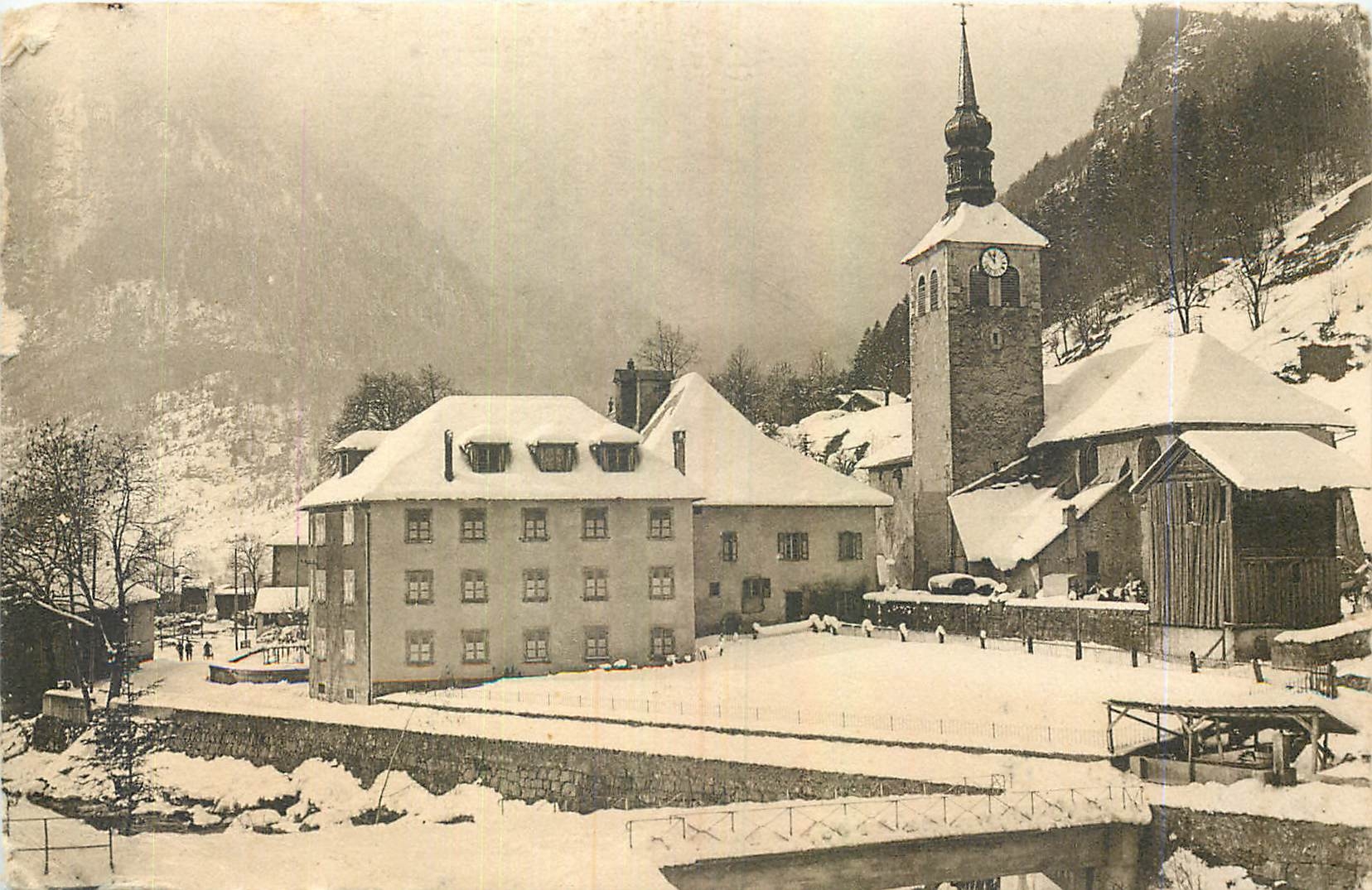 CPA Sixt l'Hiver Le Clocher et l'Hotel du Fer a Cheval