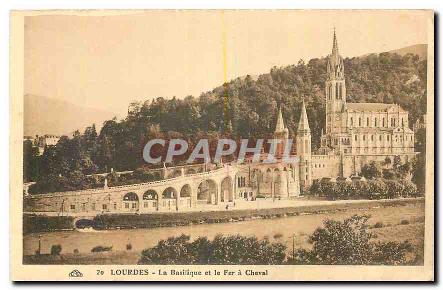 CPA Lourdes La Basilique et le Fer a Cheval 