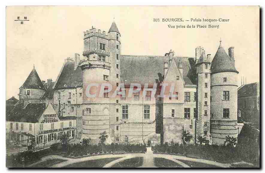 CPA Bourges Palais Jacques Coeur Vue prise de la Place Berry 