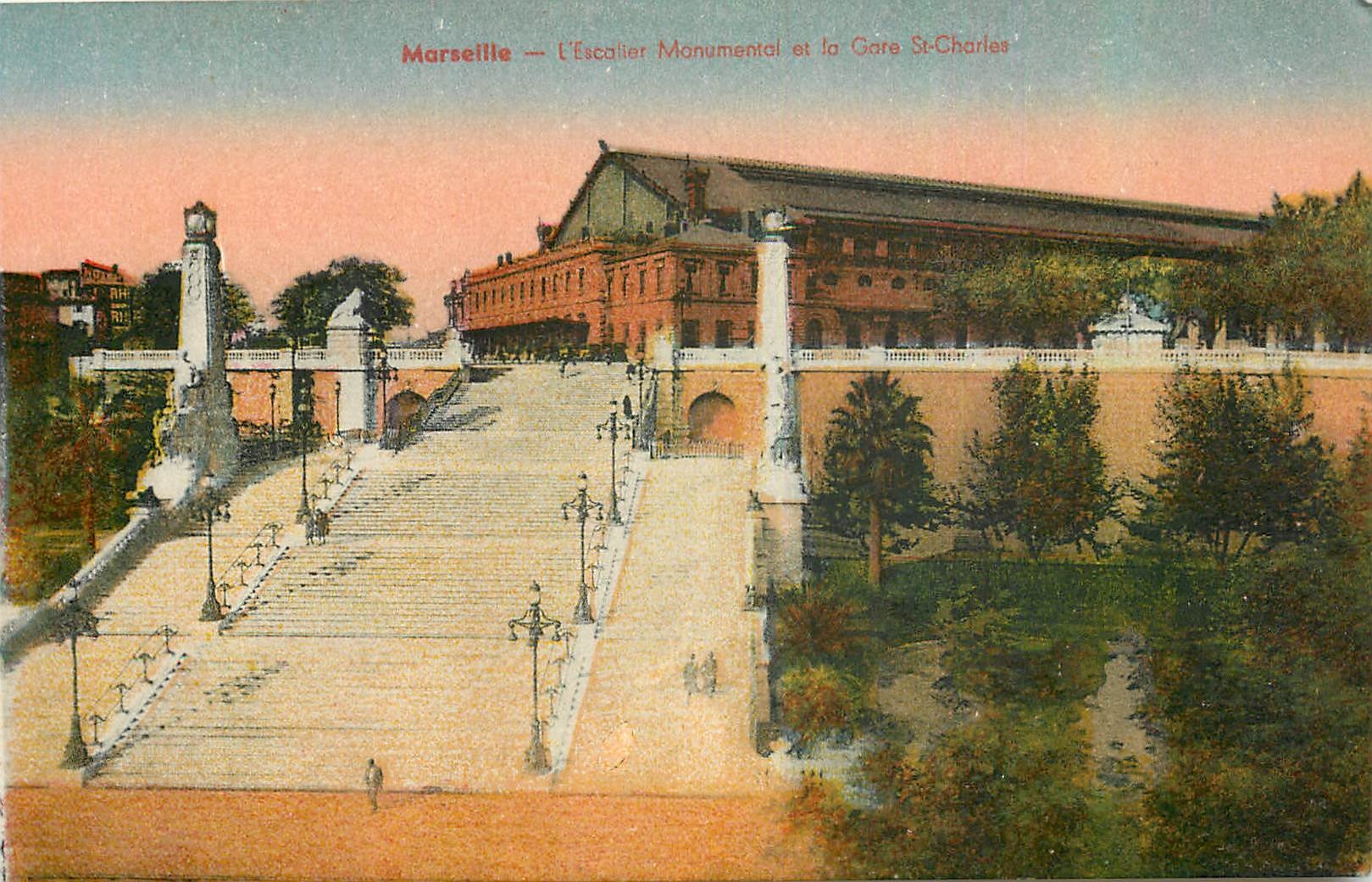 CPA Marseille l'Escalier Monumental et la Gare St Charles 