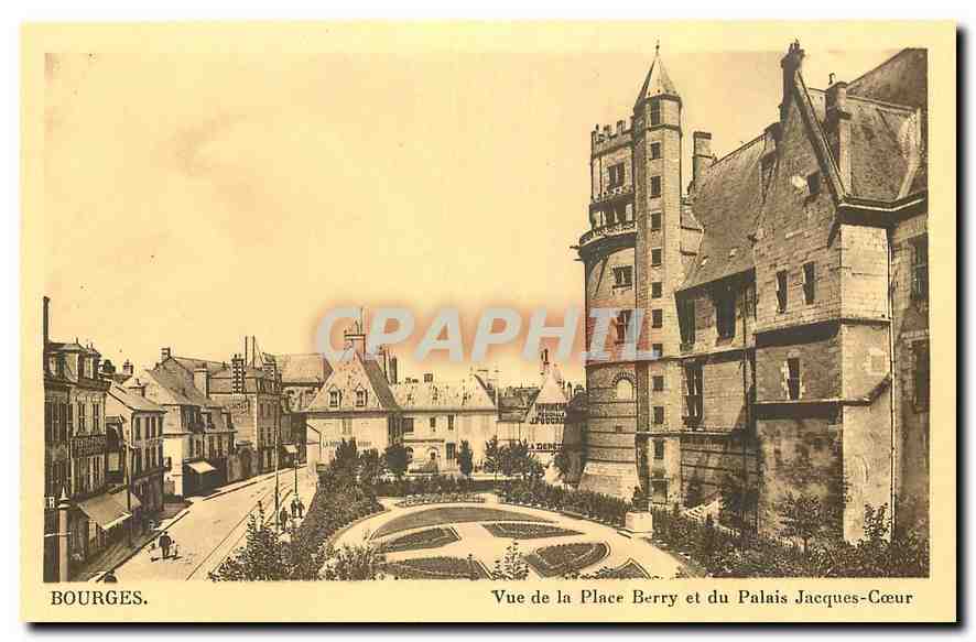 CPA Bourges Vue de la Place Berry et du Palais Jacques Coeur 
