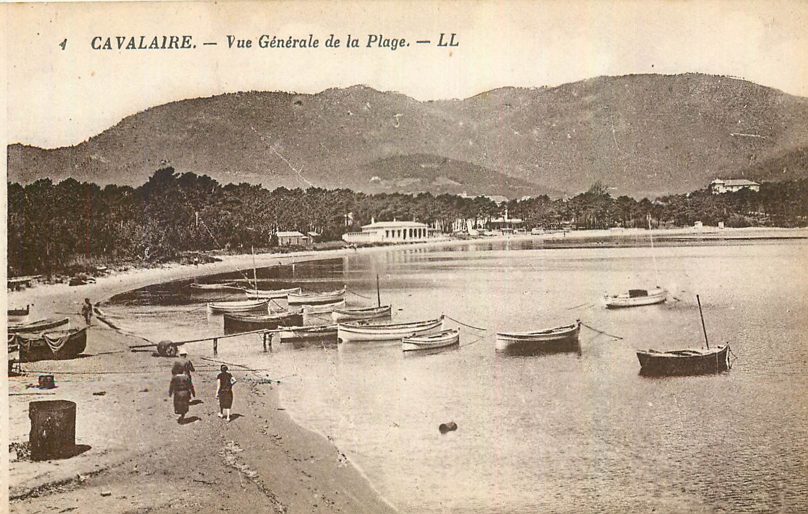 CPA Cavalaire Vue generale de la Plage 