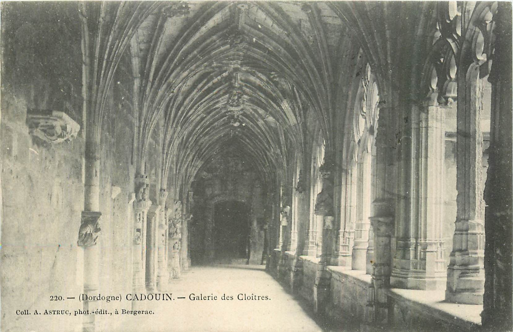 CPA Dordogne Caudon Galerie des Clotres 