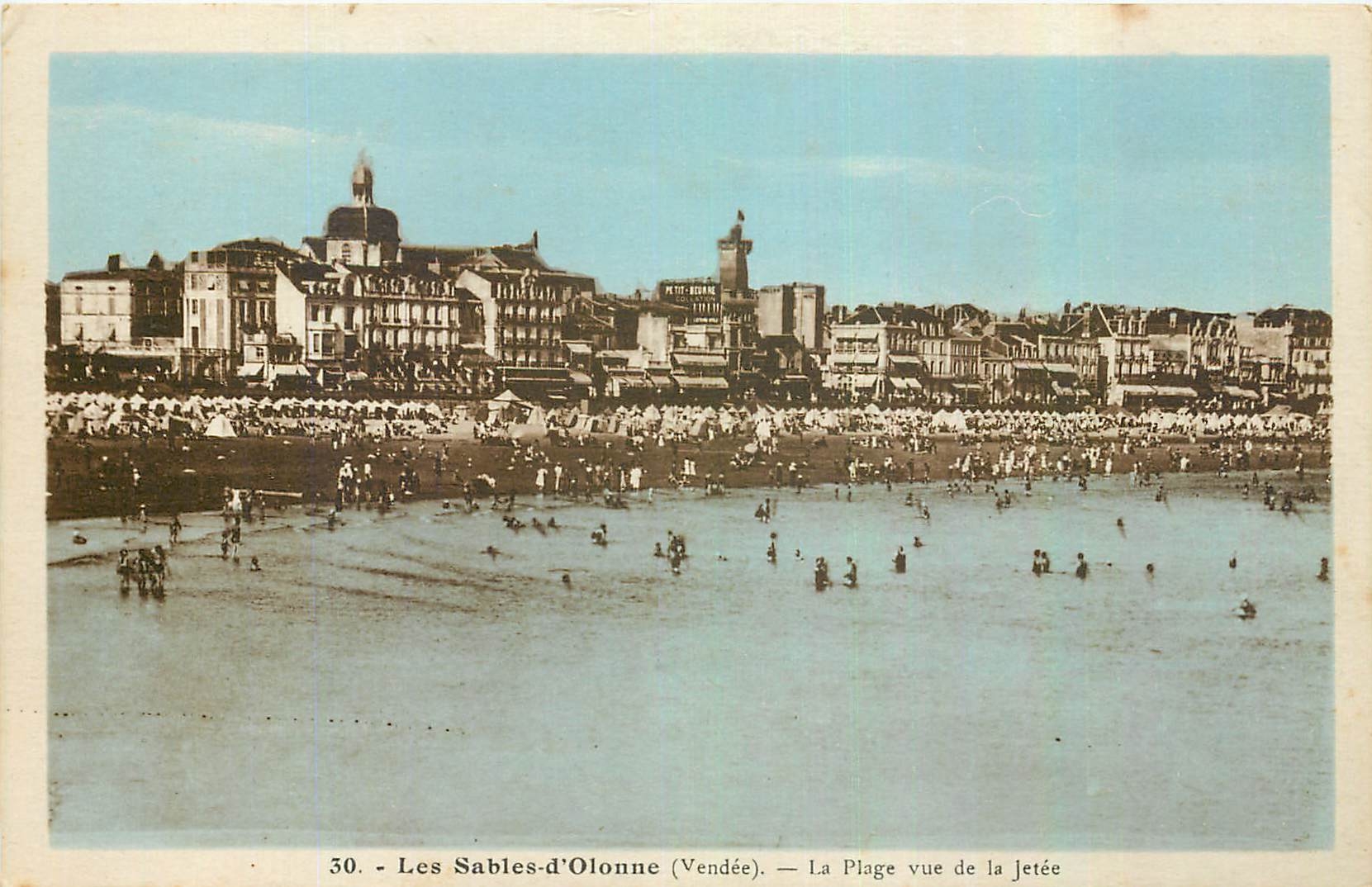 CPA Les Sables d'Olonne Vendee La Plage vue de la Jetee 