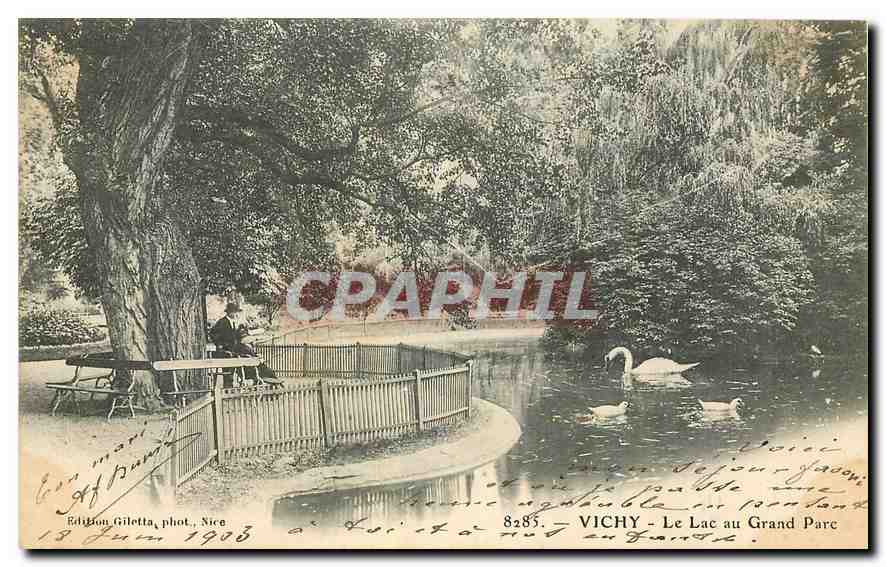CPA Vichy Le Lac au Grand Parc 