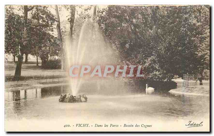 CPA Vichy Dans les Parcs Bassin des Cygnes 