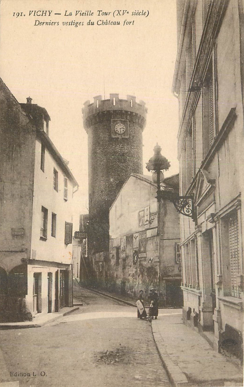 CPA Vichy La Vieille Tour Derniers Vestiges du Chateau fort 