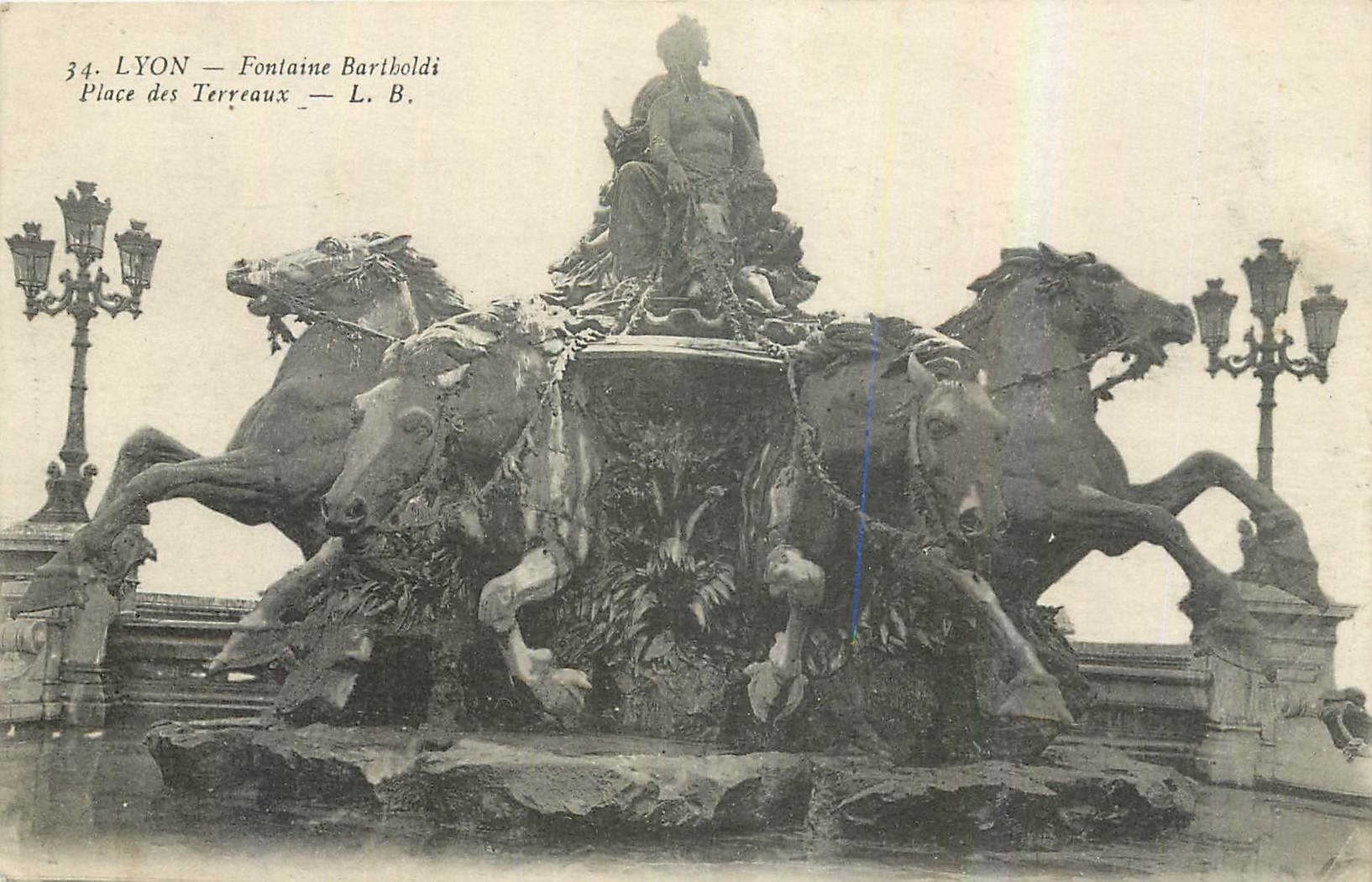CPA Lyon Fontaine Bartholdi Place des Terreaux 