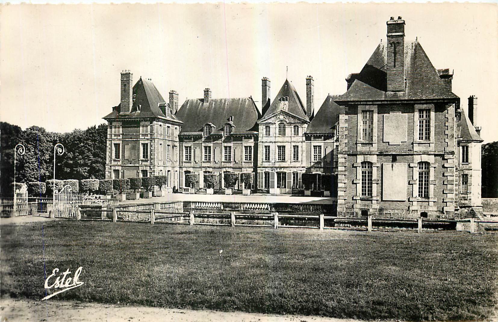CPM Saint Cheron S et O Ses Environs La Tuilerie Chateau de Baville 