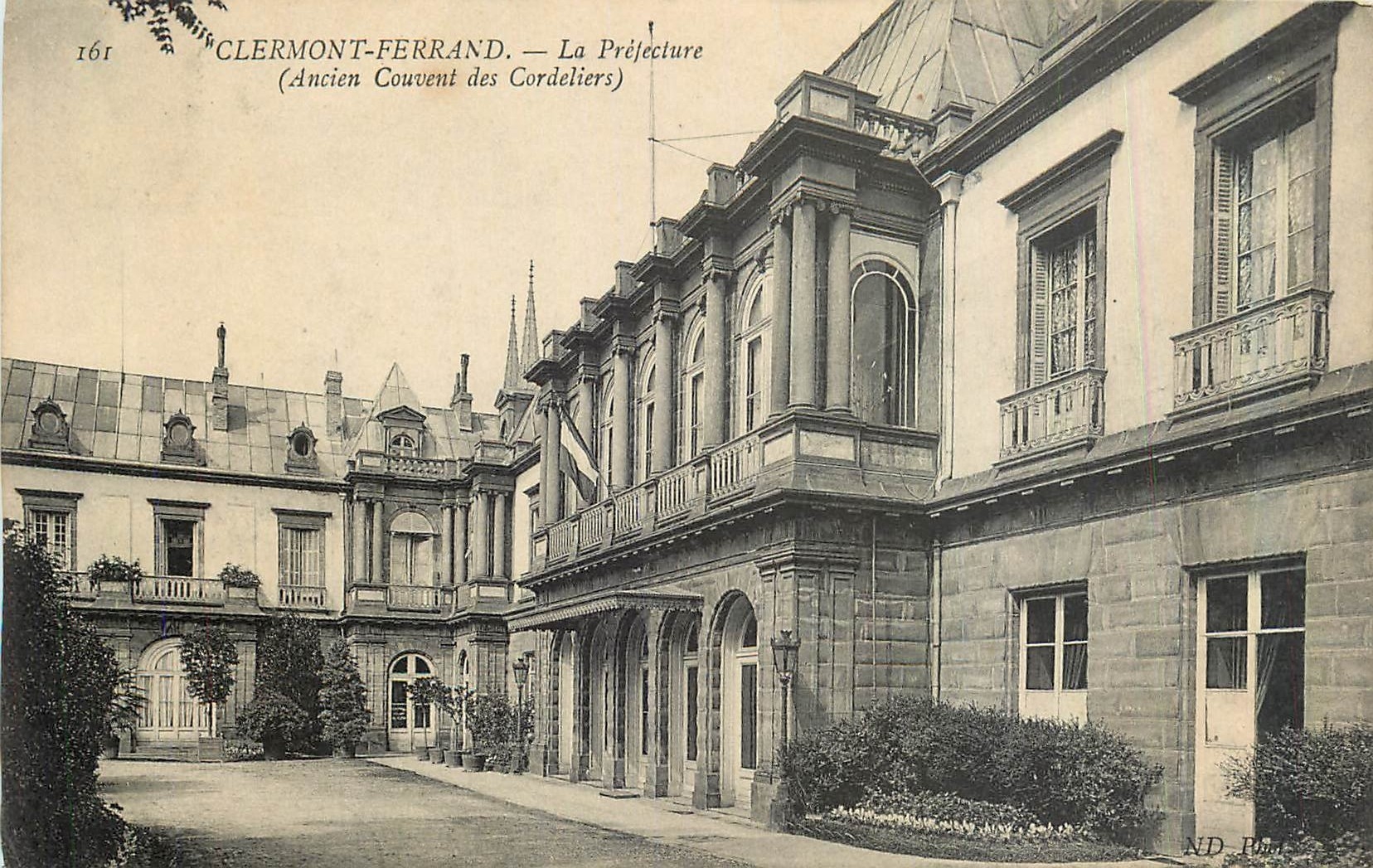 CPA Clermont Ferrand La Prefecture Ancien Couvent des Cordeliers 