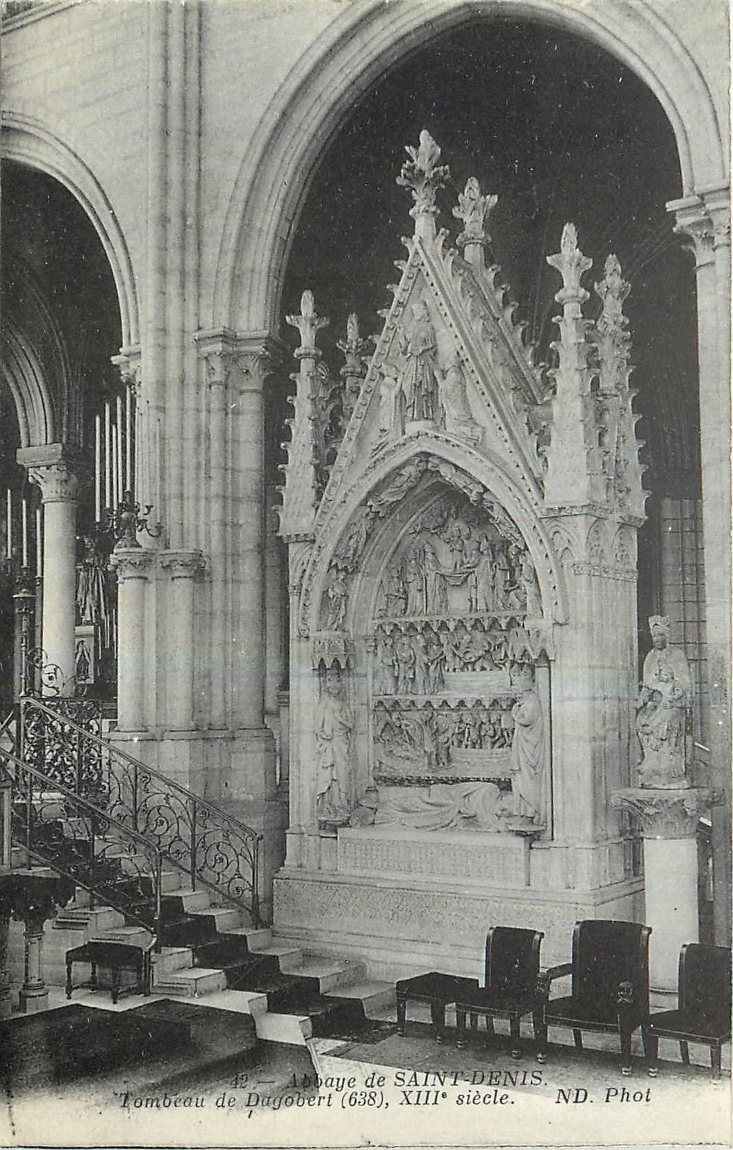 CPA Abbaye de Saint Denis Tombeau de Dagobert 