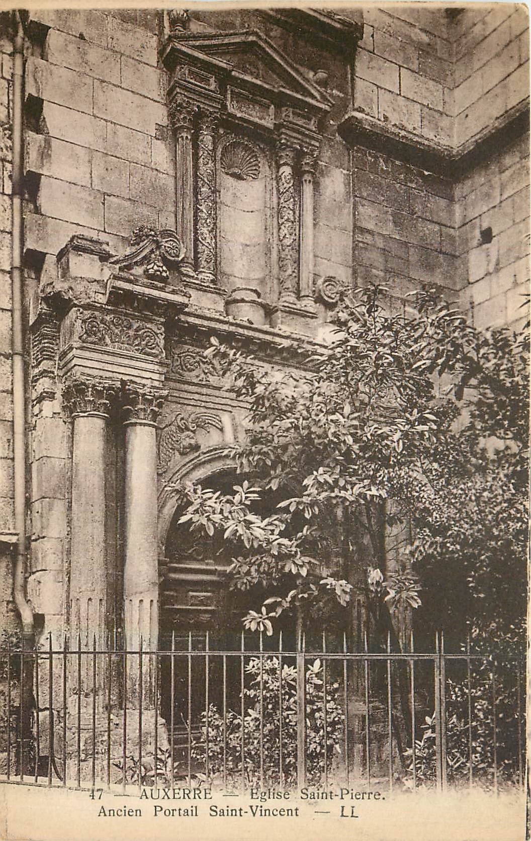 CPA Auxerre Eglise Saint Pierre Ancien Portail Saint Vincent 