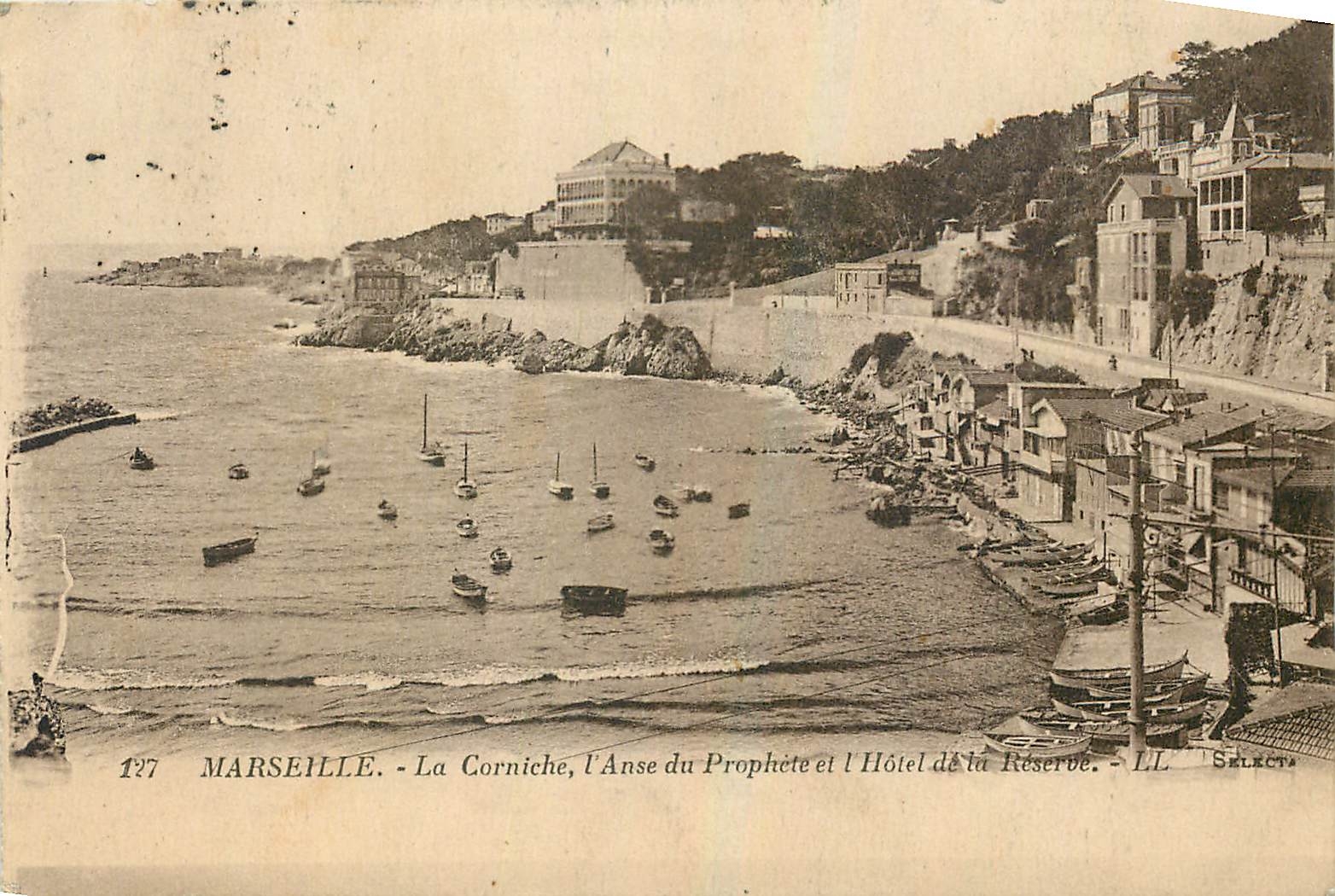 CPA Marseille La Corniche l'Anse du Prophete et l'Hotel de la Reserve 