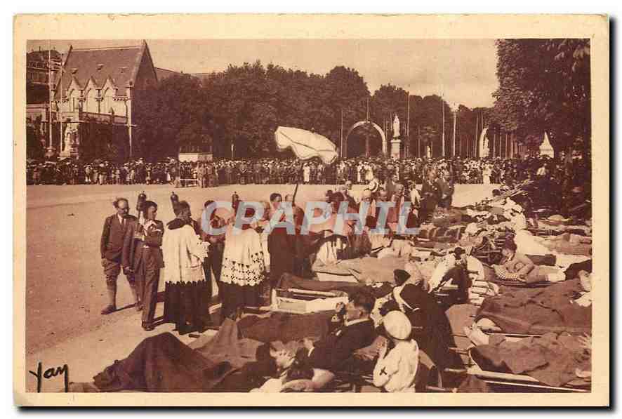 CPA Lourdes Benediction des Malades 