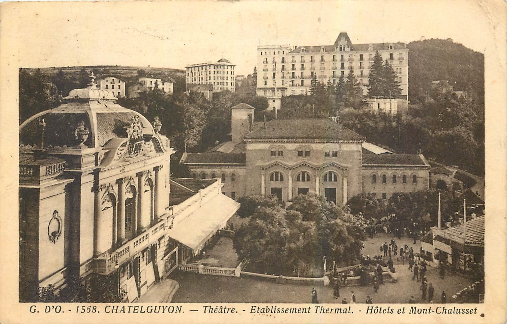 CPA Chatelguyon Theatre Etablissement Thermal Hotels et Mont Chalusset 