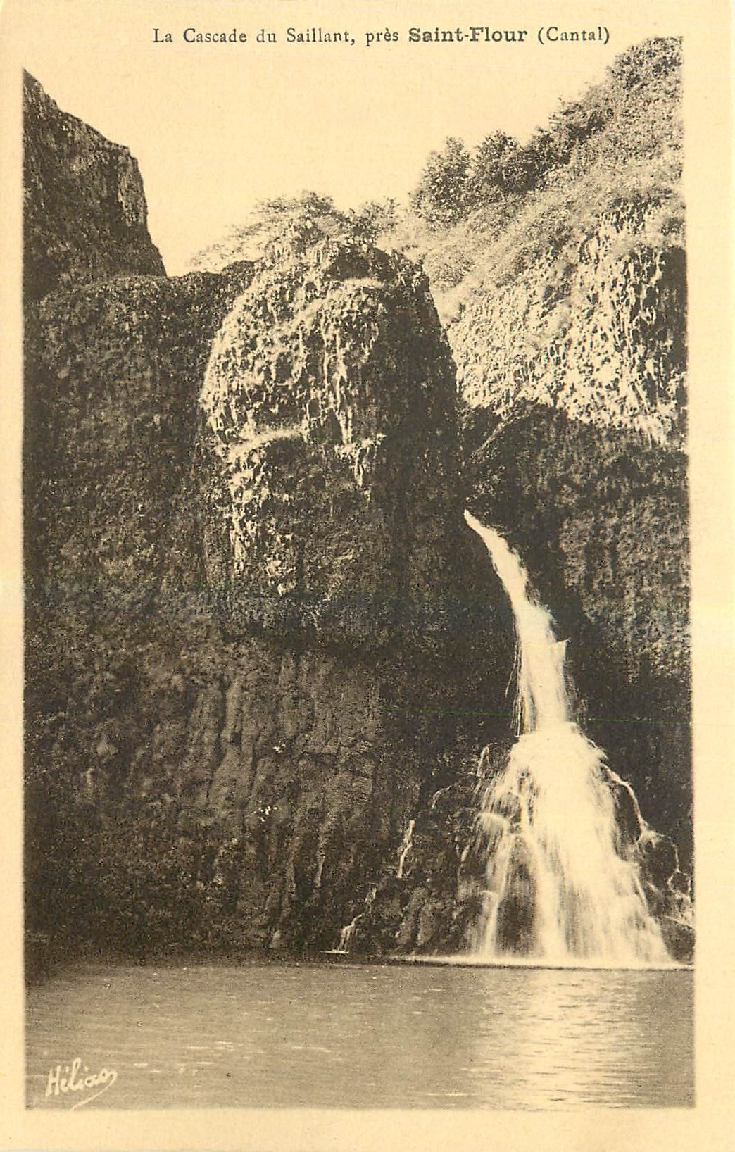 CPA La Cascade du saillant pres Saint Flour Cantal 