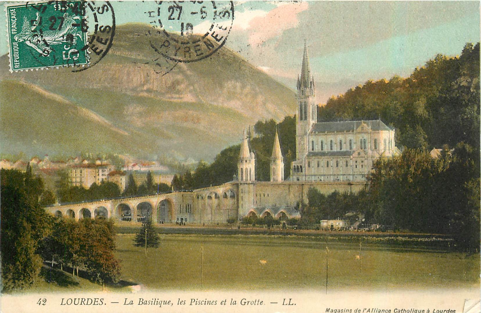 CPA Lourdes La Basilique les Piscines et la Grotte 
