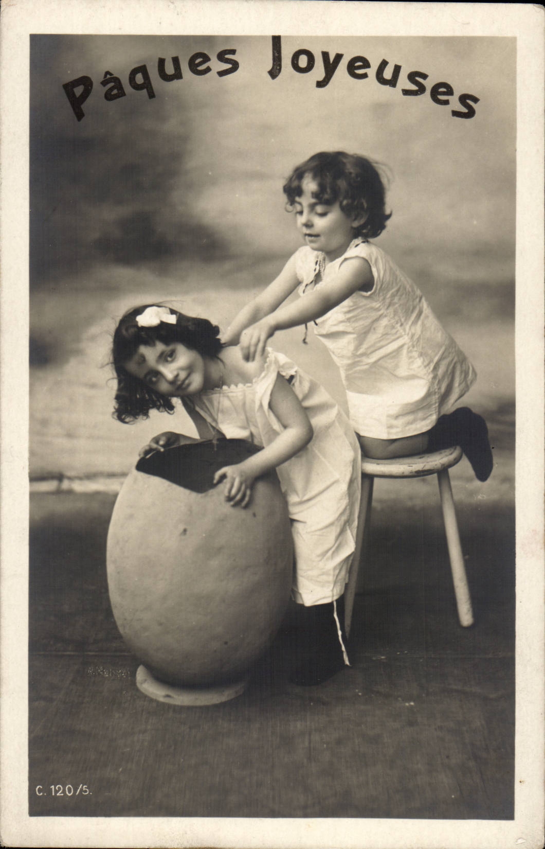 CPA Fantaisie Joyeuses Paques (oeuf)